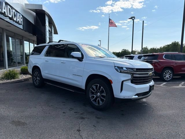 Used 2022 Chevrolet Suburban LT w/ LT Signature Plus Package AWD/4WD image 7