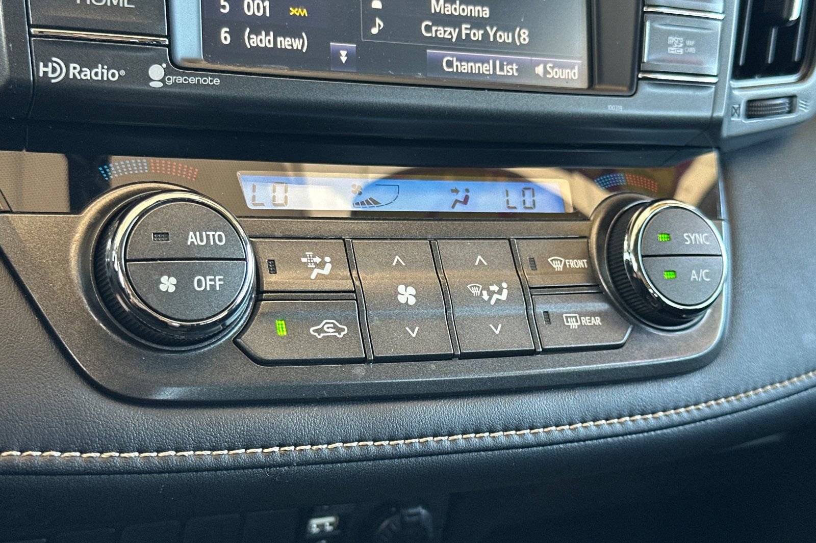 Used 2015 Toyota RAV4 XLE AWD/4WD image 22