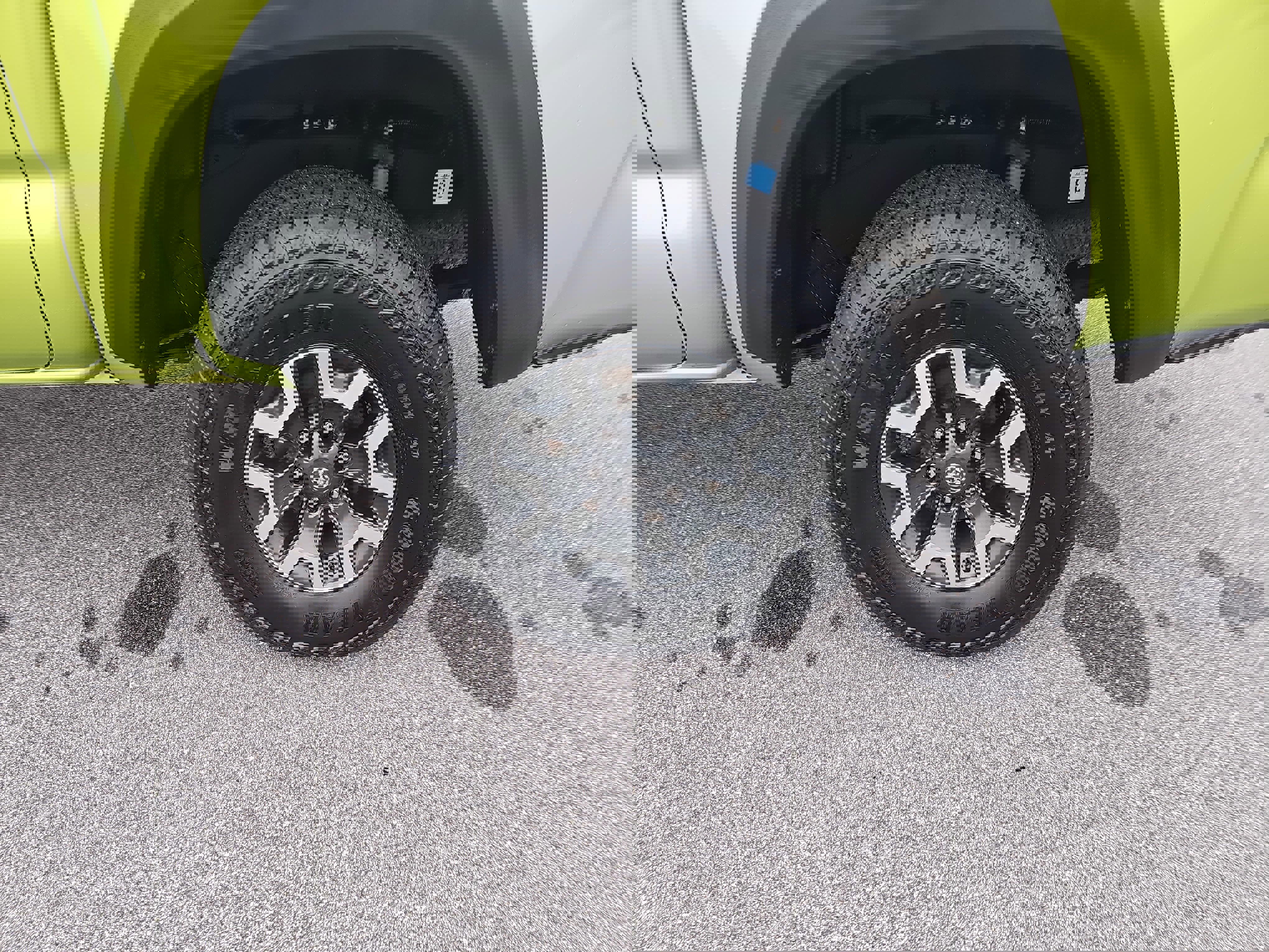 Used 2023 Toyota Tacoma TRD Off-Road w/ Technology Package image 29