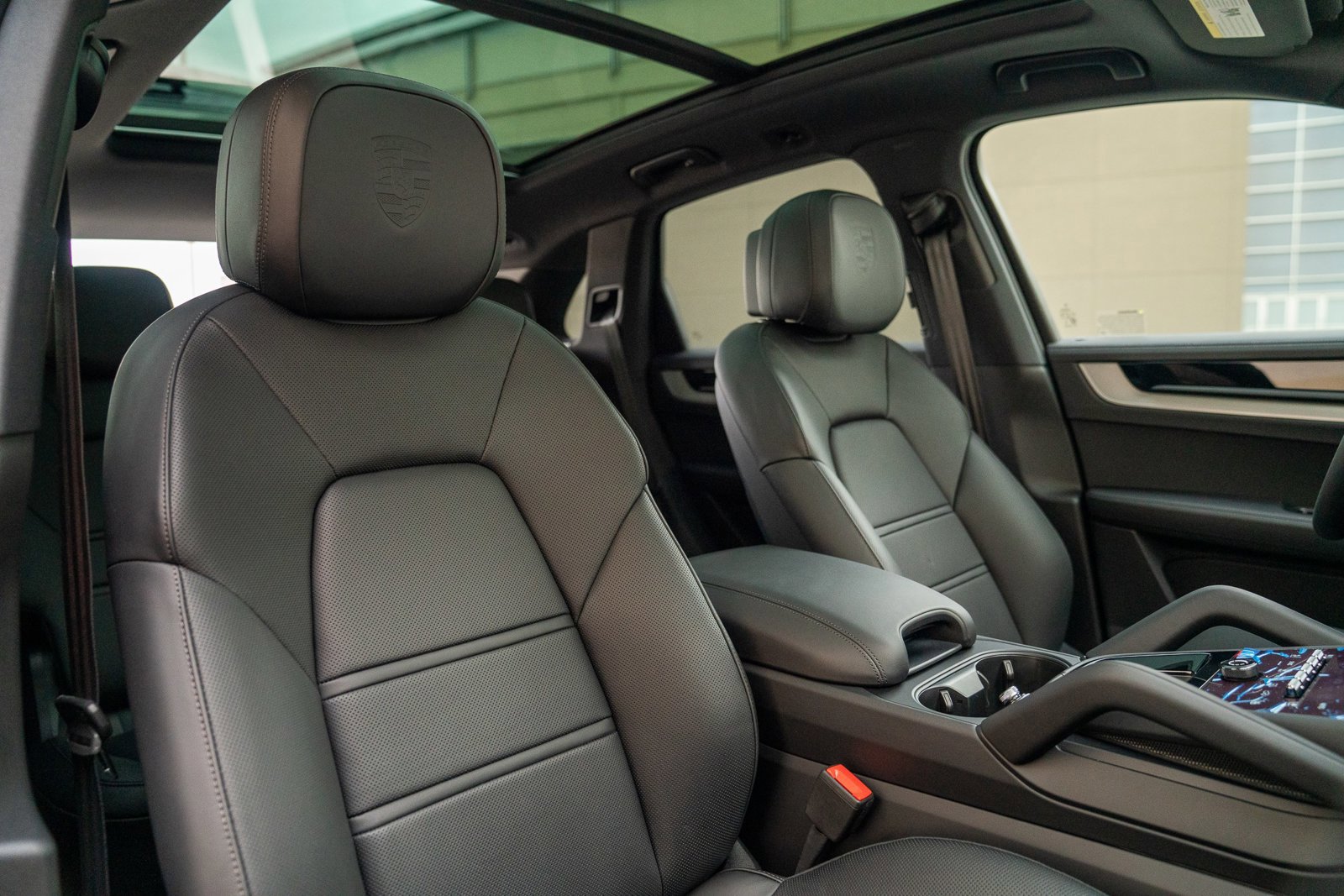 Certified 2026 Porsche Cayenne AWD/4WD image 26