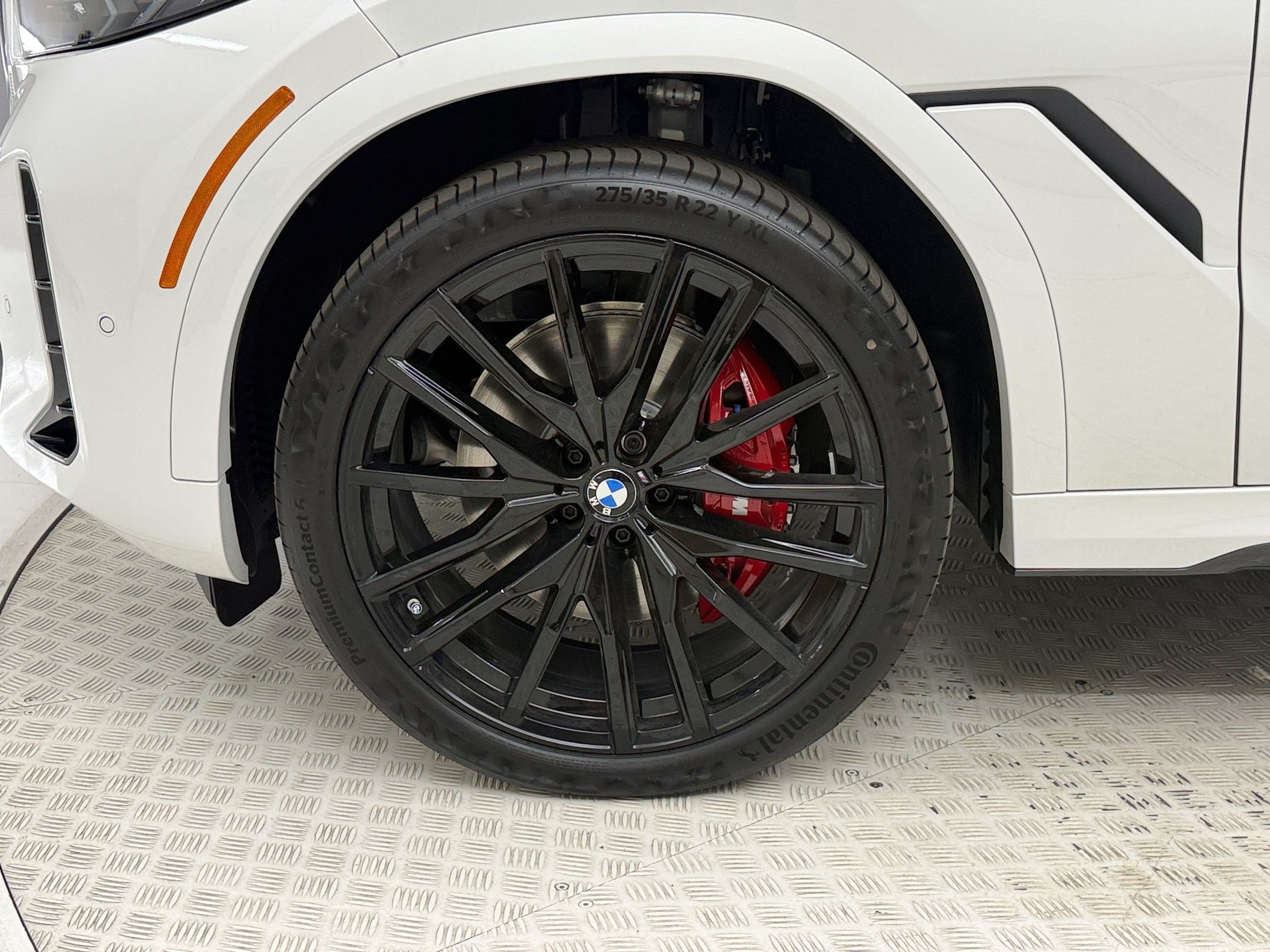 New 2027 BMW X6 xDrive40i w/ Premium Package AWD/4WD image 13