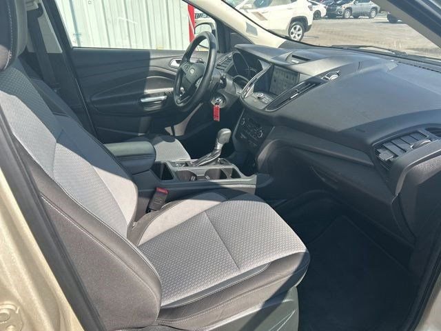 Used 2017 Ford Escape SE w/ Equipment Group 201A image 39