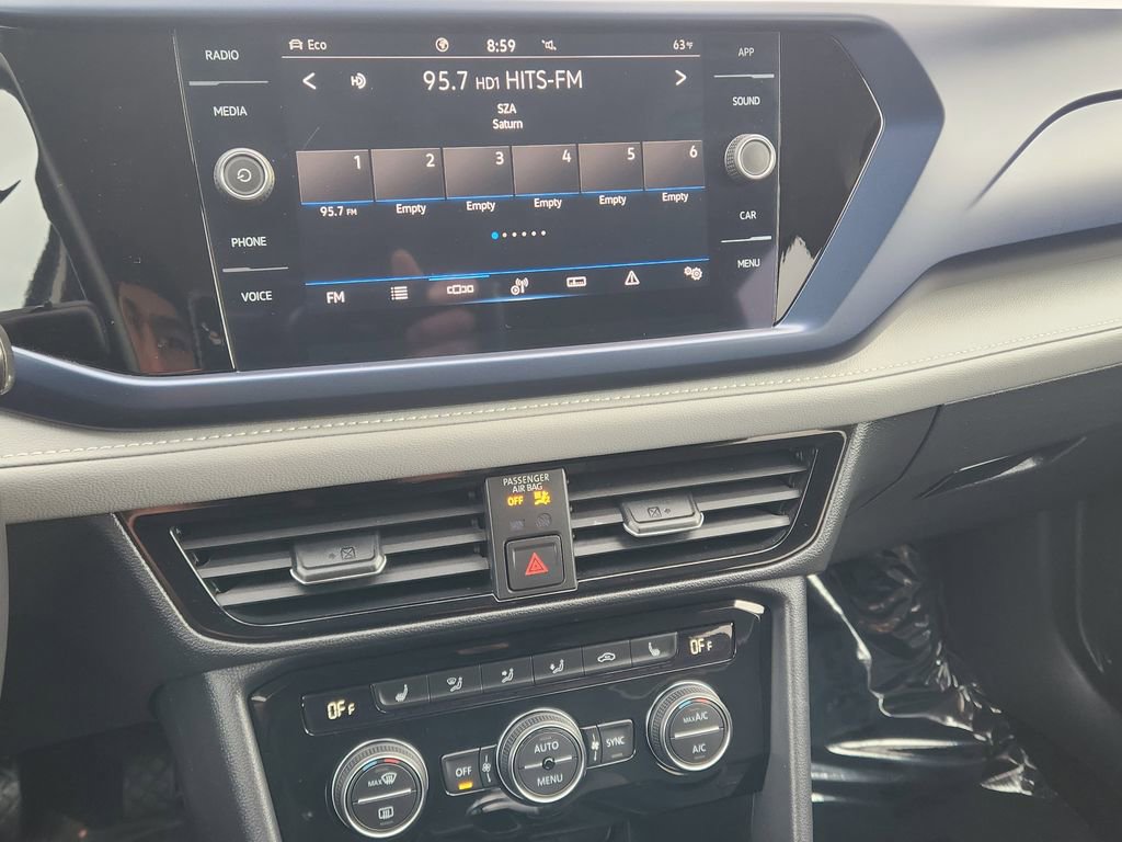 Certified 2024 Volkswagen Taos SE image 20