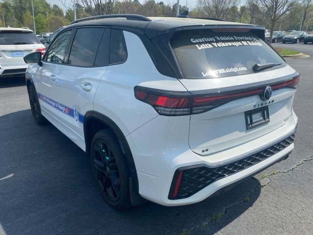 Used 2025 Volkswagen Tiguan SE R-Line image 3