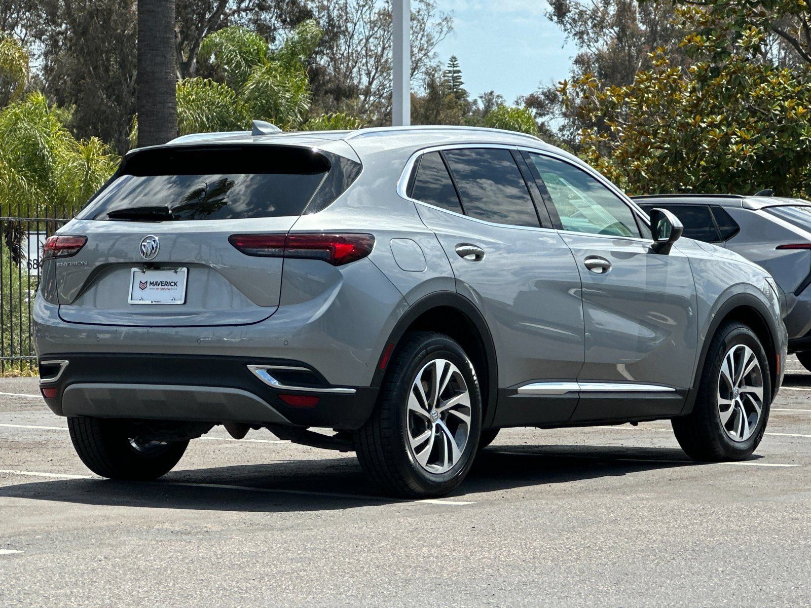 Used 2023 Buick Envision Essence FWD image 5