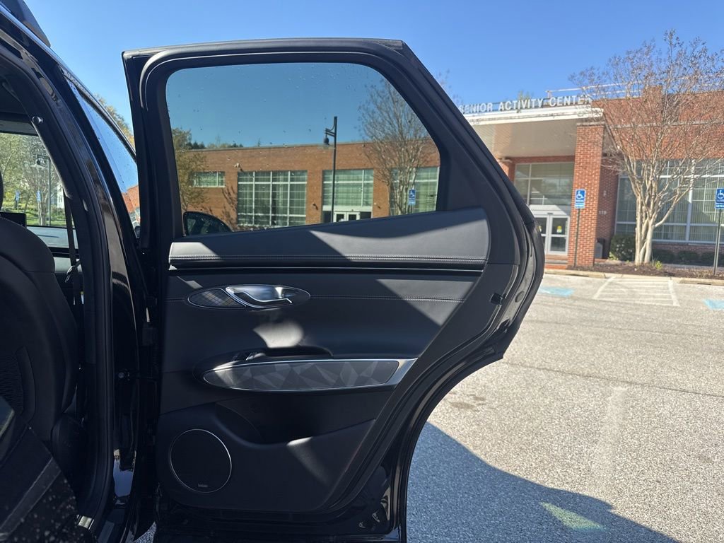 Certified 2024 Genesis GV70 3.5T Sport w/ Sport Advanced Package image 33