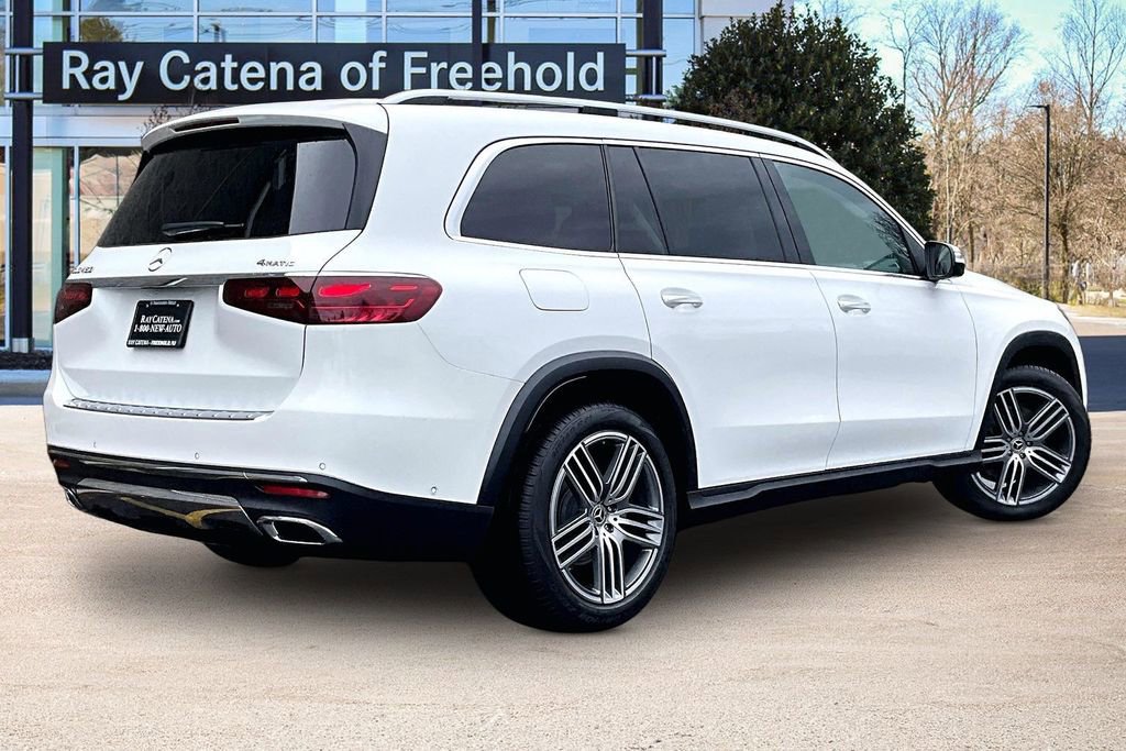 Used 2026 Mercedes-Benz GLS 450 4MATIC image 2