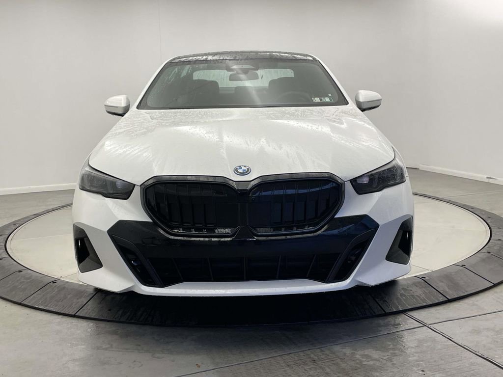 New 2026 BMW 550e xDrive w/ Executive Package AWD/4WD image 8