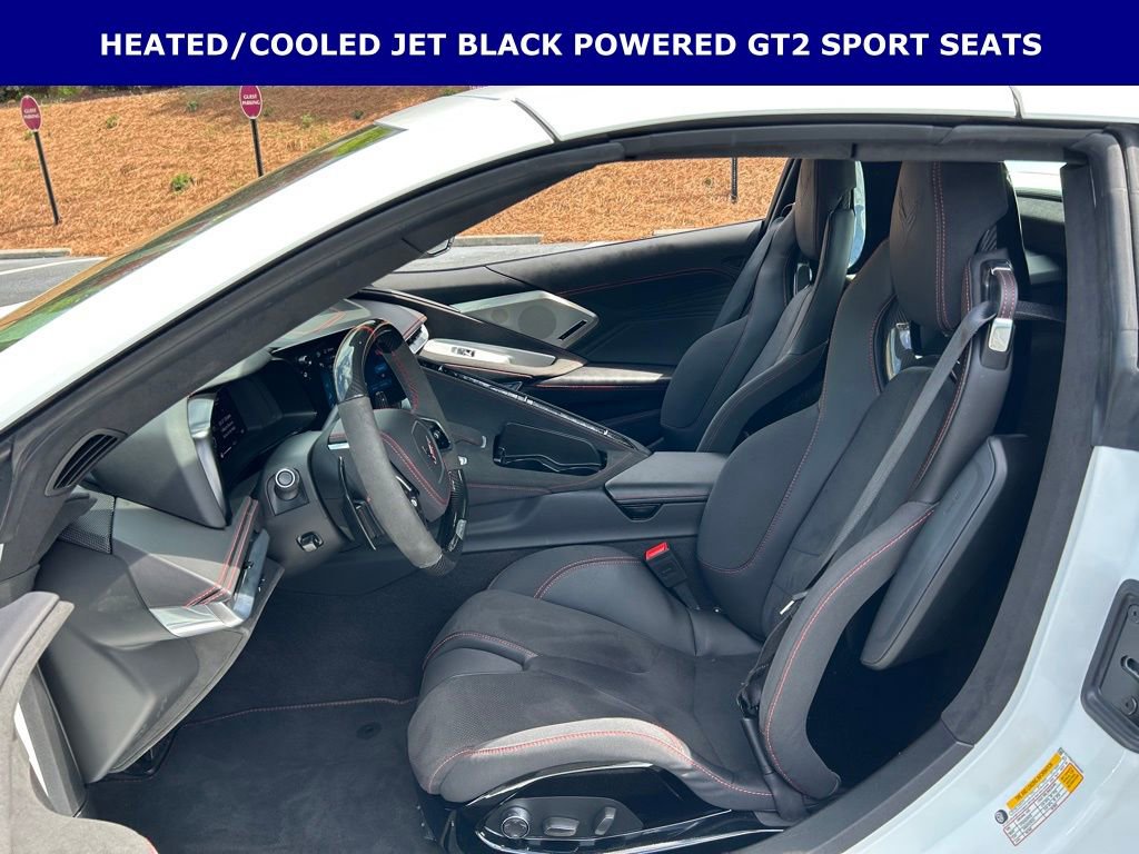 Used 2025 Chevrolet Corvette Z06 RWD image 5