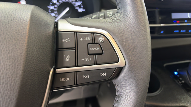 Used 2023 Toyota Sienna XLE FWD image 31