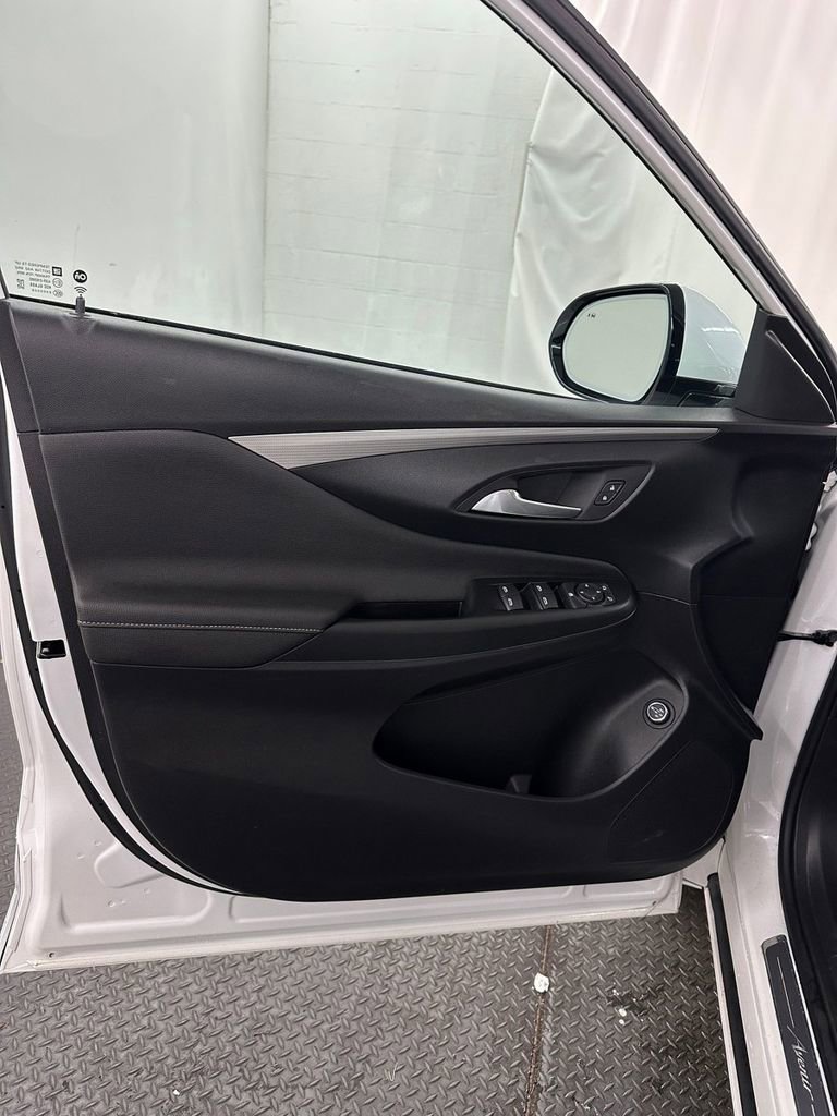 Used 2025 Buick Envista Avenir image 8