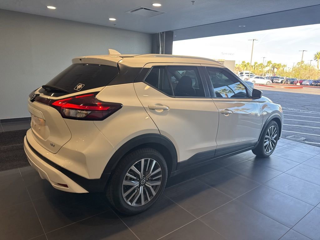 Used 2021 Nissan Kicks SV image 8