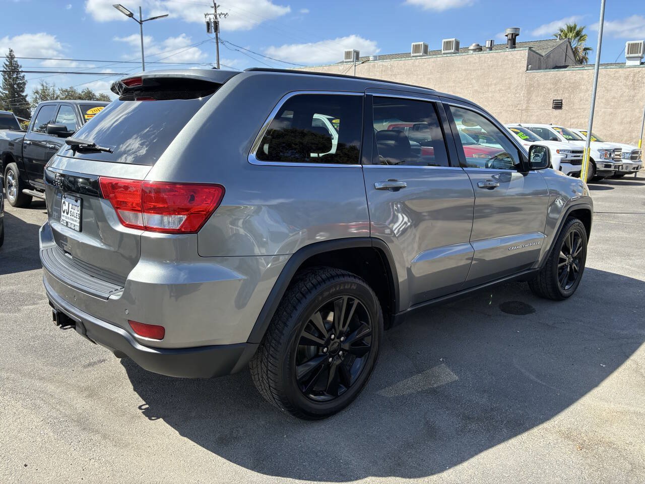 Used 2012 Jeep Grand Cherokee Altitude AWD/4WD image 2