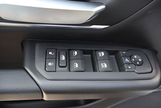 New 2026 RAM 1500 4x4 Crew Cab image 18