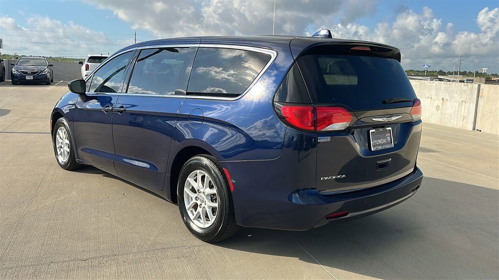 Used 2017 Chrysler Pacifica LX image 10