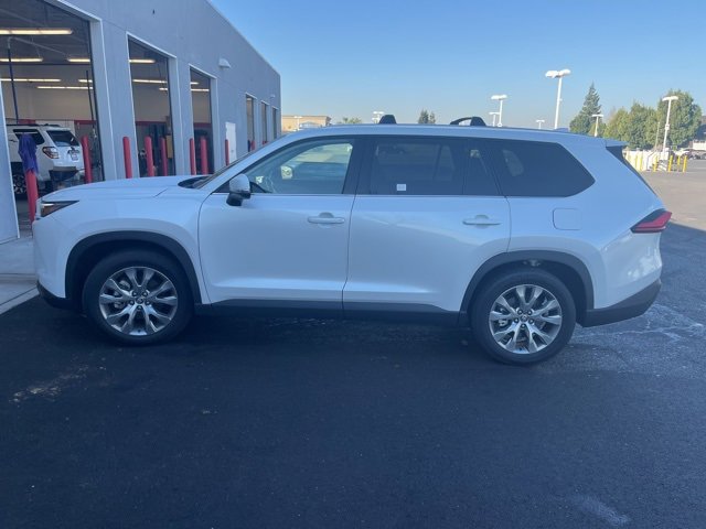 Used 2024 Toyota Grand Highlander Limited image 8