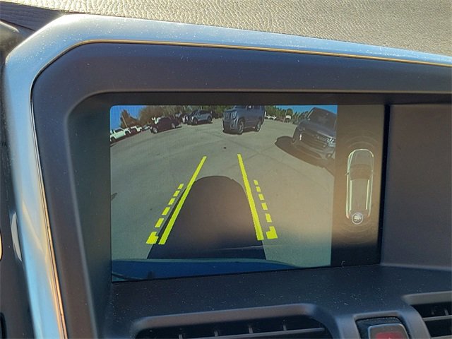 Used 2015 Volvo XC60 T6 w/ Proximity Package image 30