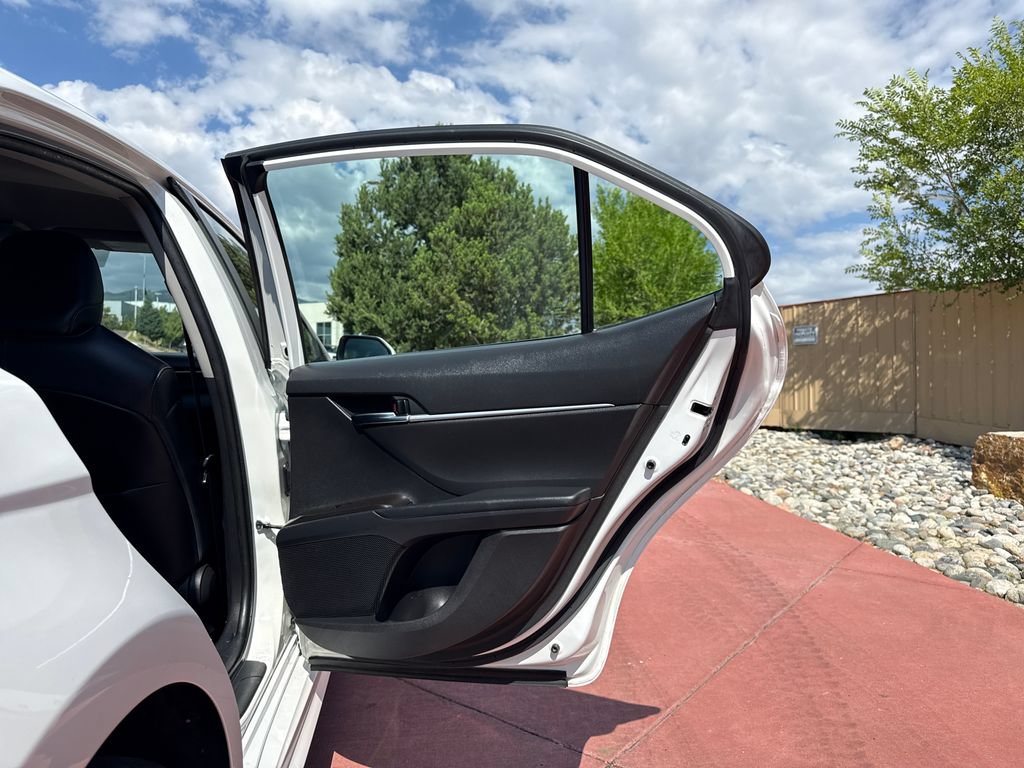 Used 2022 Toyota Camry SE FWD image 24