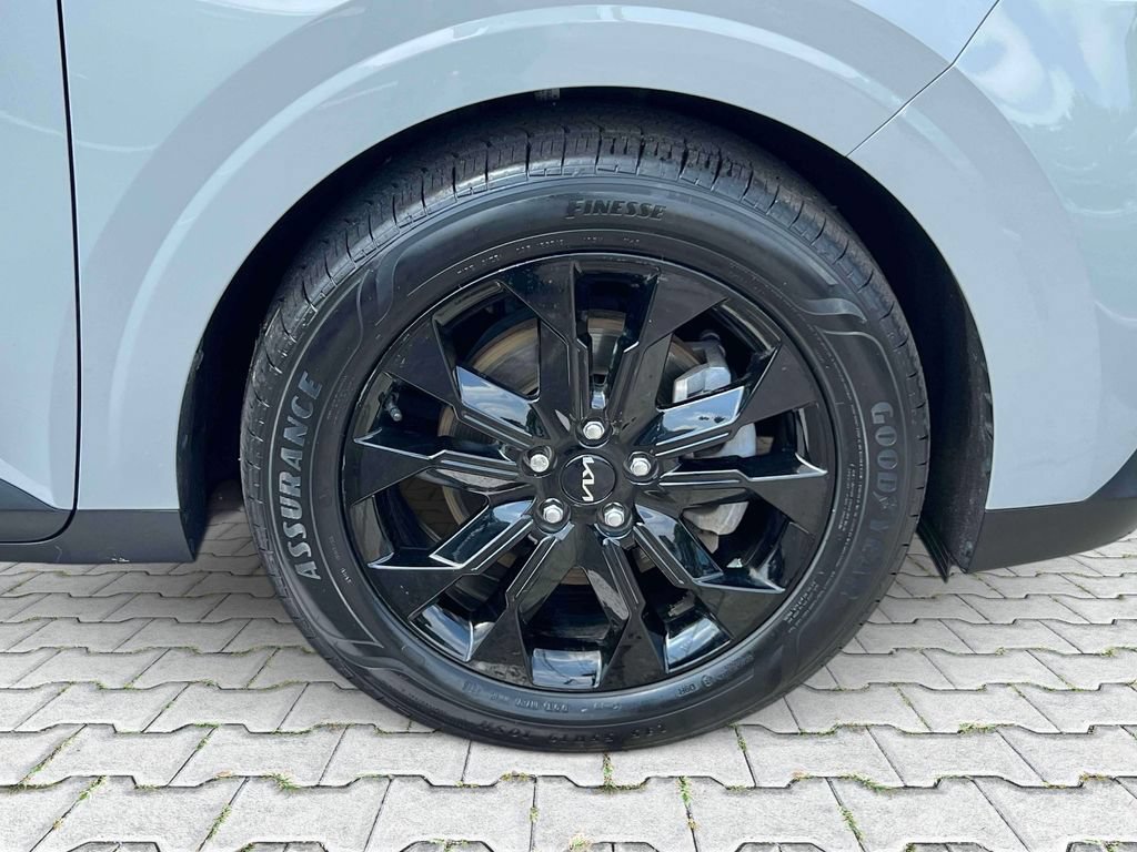 Certified 2024 Kia Carnival SX Prestige FWD image 8