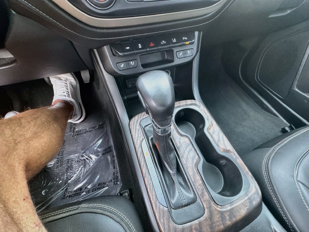Used 2022 GMC Canyon Denali RWD image 17