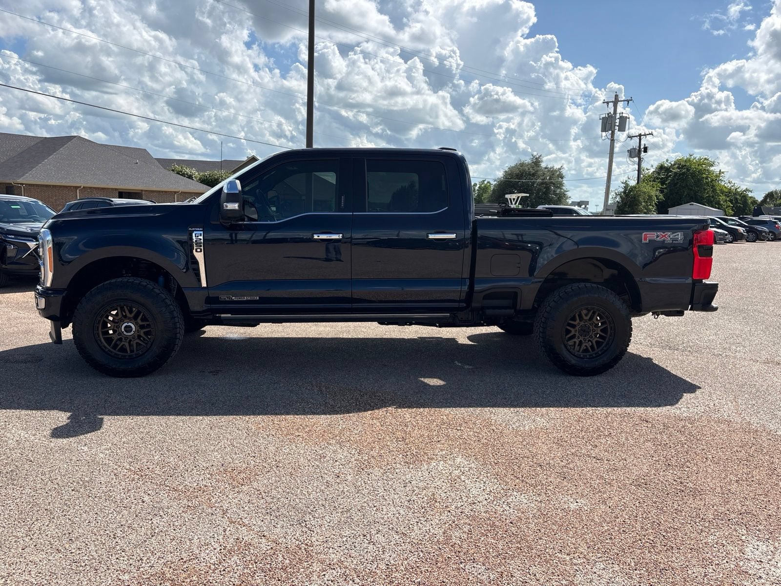 Used 2023 Ford F250 Platinum w/ FX4 Off-Road Package AWD/4WD video 2
