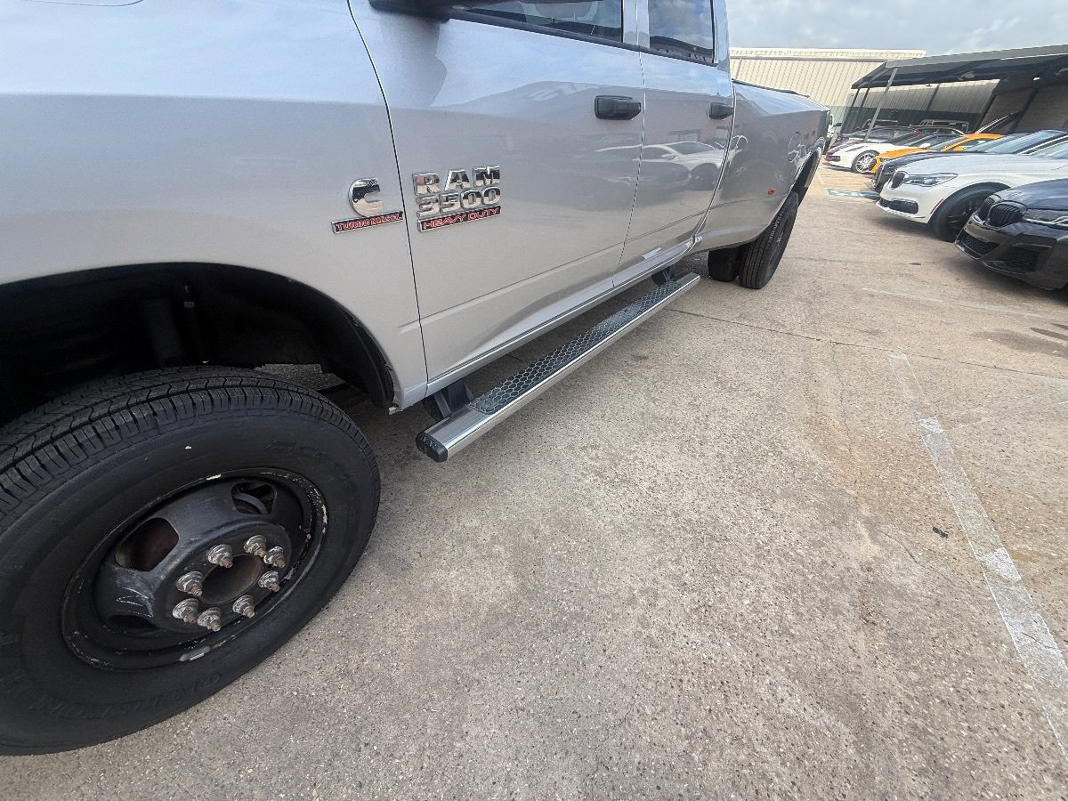 Used 2018 RAM 3500 Tradesman w/ Chrome Appearance Group AWD/4WD image 11