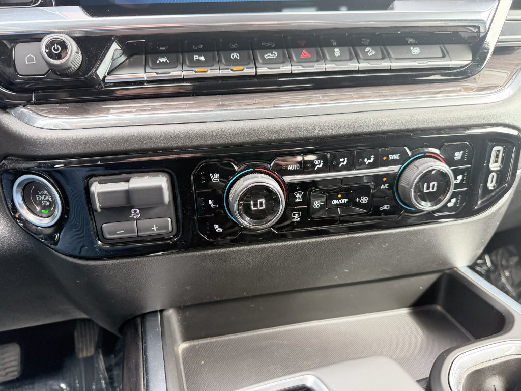 Used 2024 Chevrolet Silverado 1500 LTZ AWD/4WD image 17