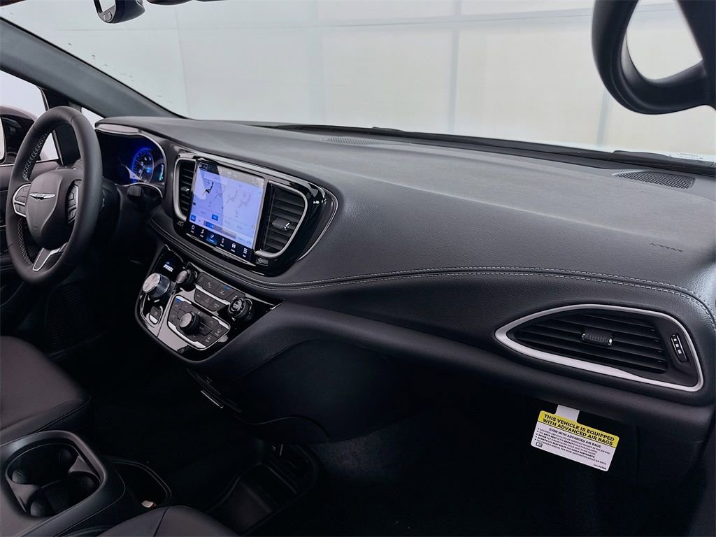 New 2026 Chrysler Pacifica Select image 31