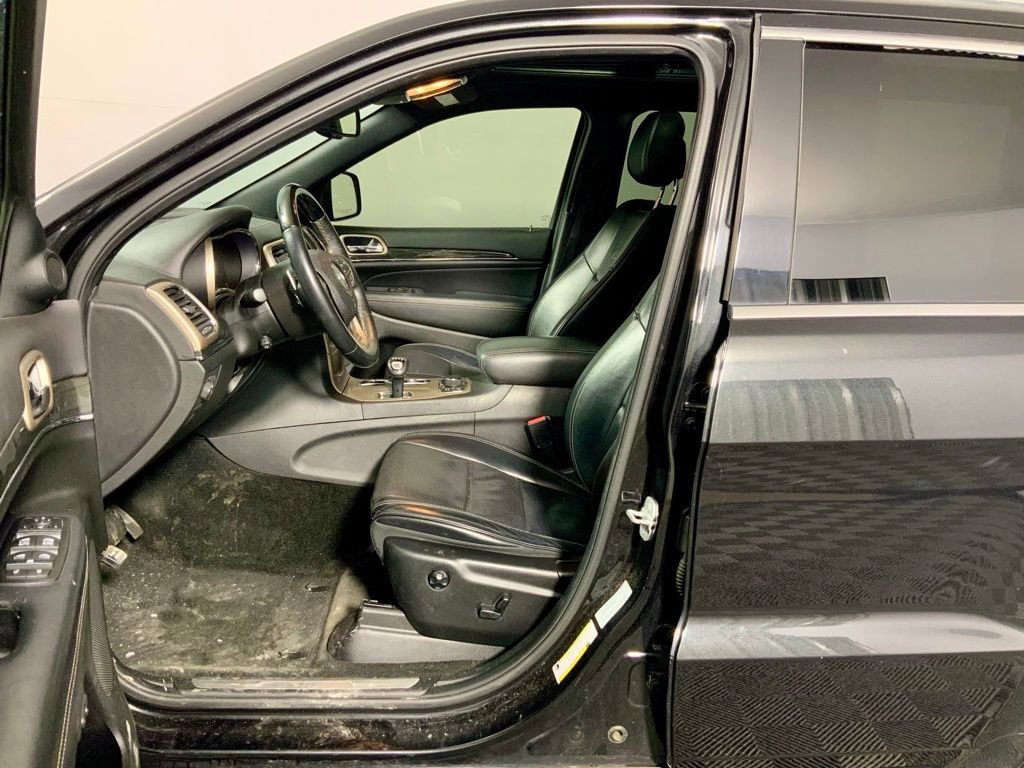 Used 2015 Jeep Grand Cherokee Overland w/ Advanced Technology Group image 17