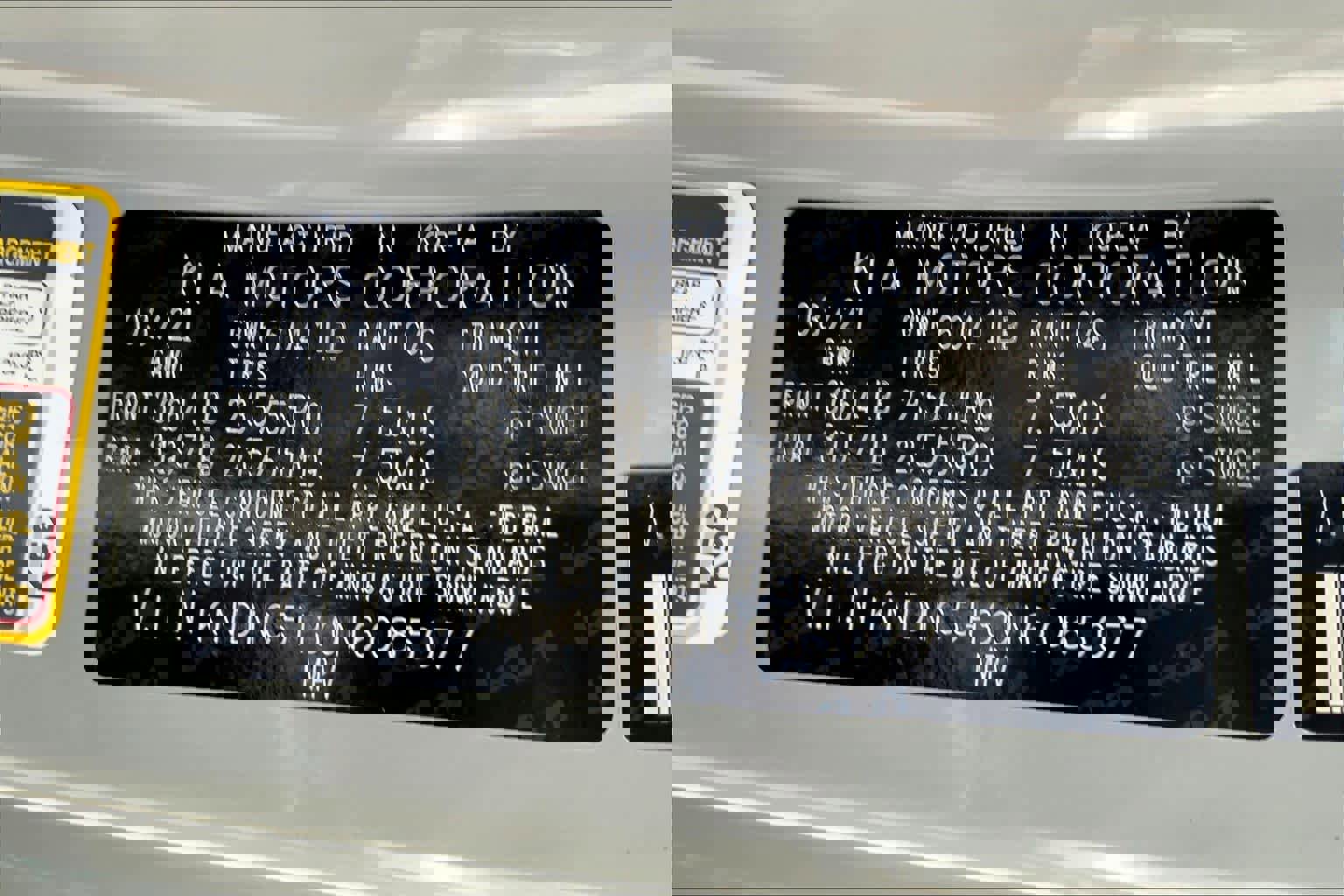 Used 2022 Kia Carnival EX image 33