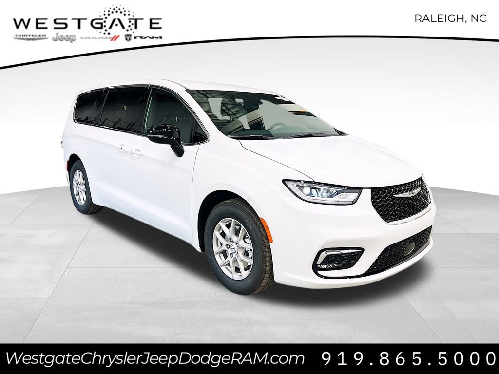 New 2026 Chrysler Pacifica Select