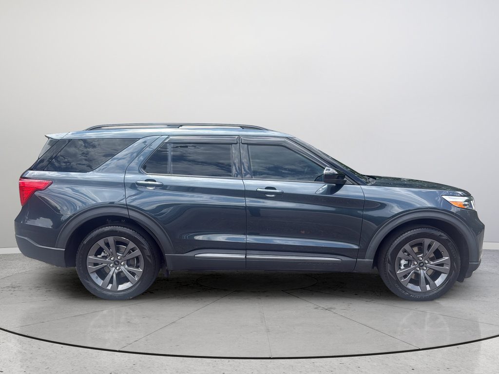 Used 2023 Ford Explorer XLT w/ Equipment Group 202A RWD image 6