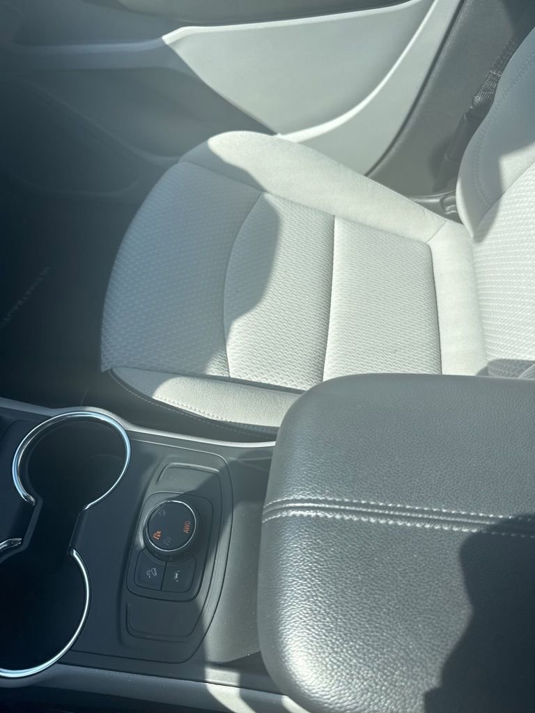 Used 2022 GMC Terrain SLE AWD/4WD image 13