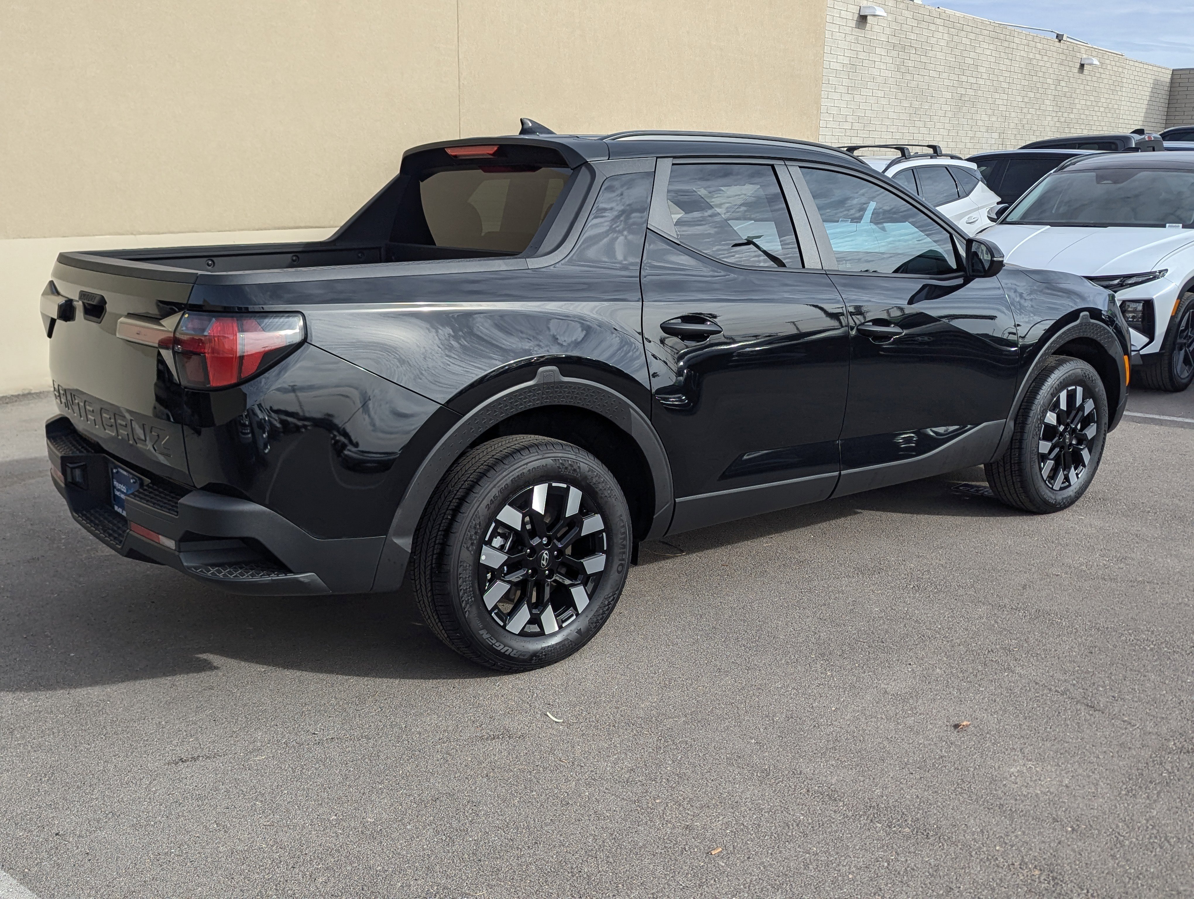 Certified 2025 Hyundai Santa Cruz SEL image 2