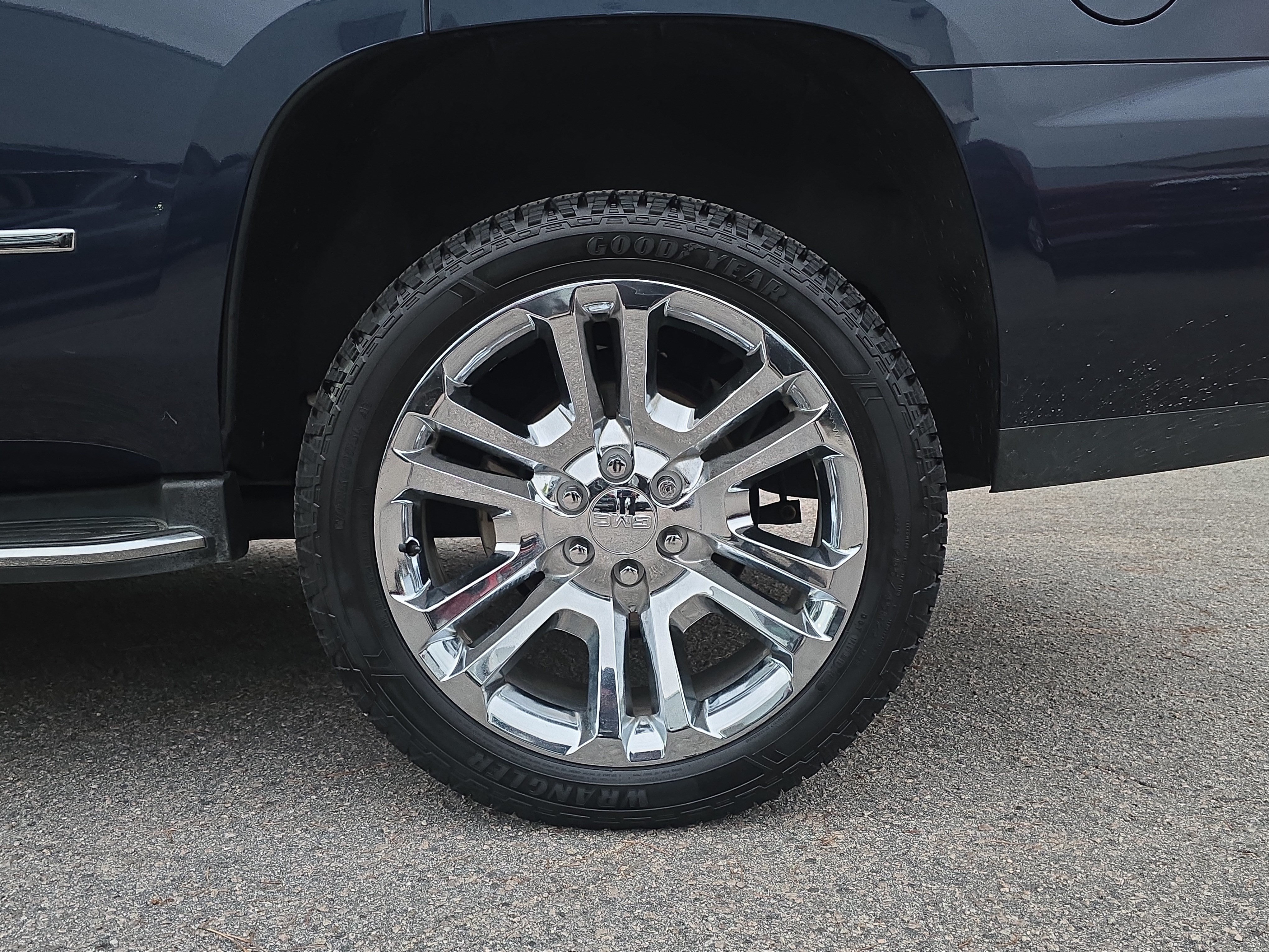 Used 2018 GMC Yukon SLT w/ Premium Edition AWD/4WD image 34