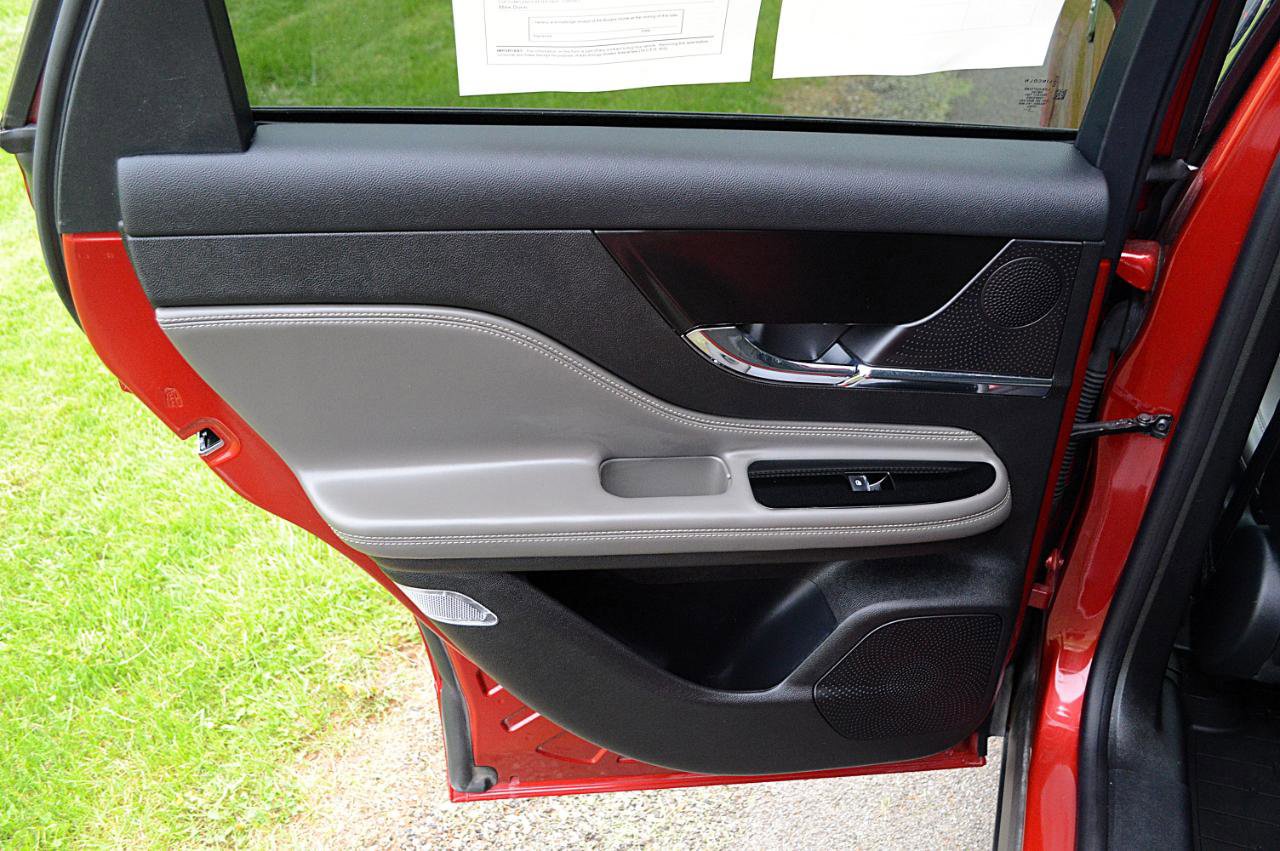 Used 2023 Lincoln Corsair AWD w/ Equipment Group 101A image 21