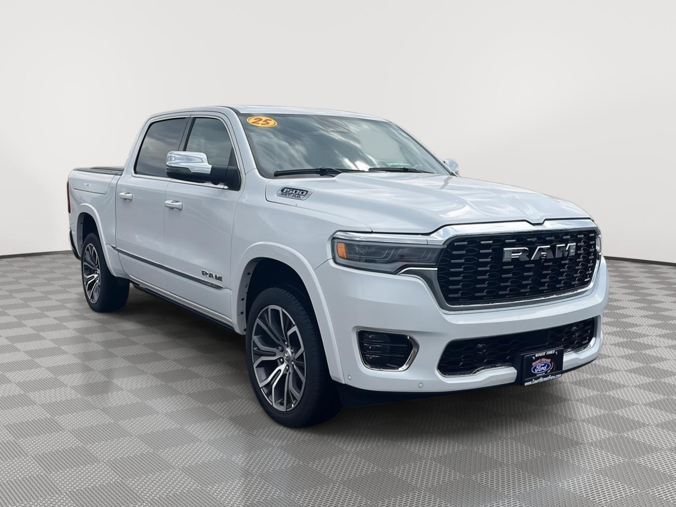 Used 2025 RAM 1500 Tungsten w/ Trailer Tow Group AWD/4WD image 3