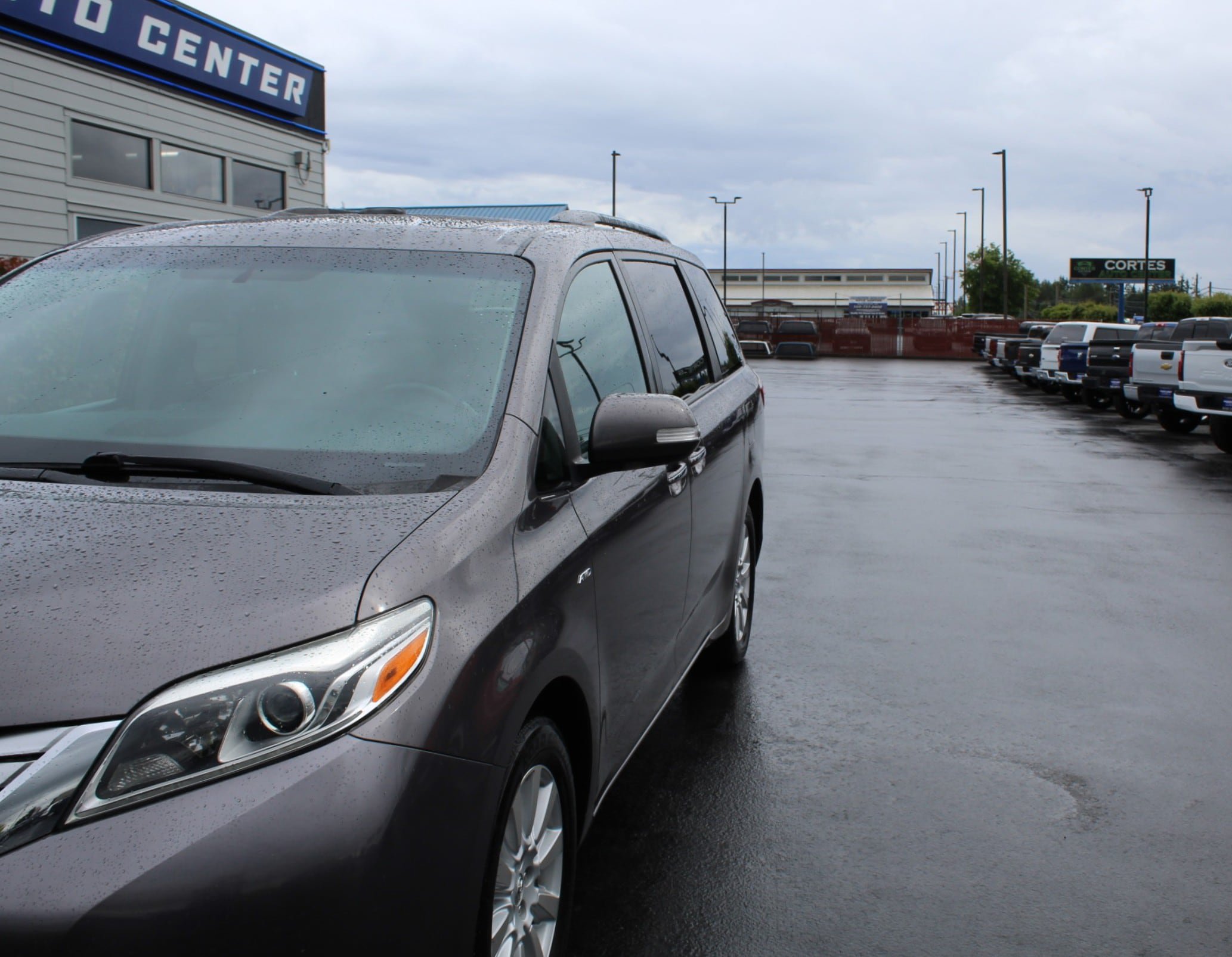 Used 2017 Toyota Sienna Limited AWD/4WD image 12