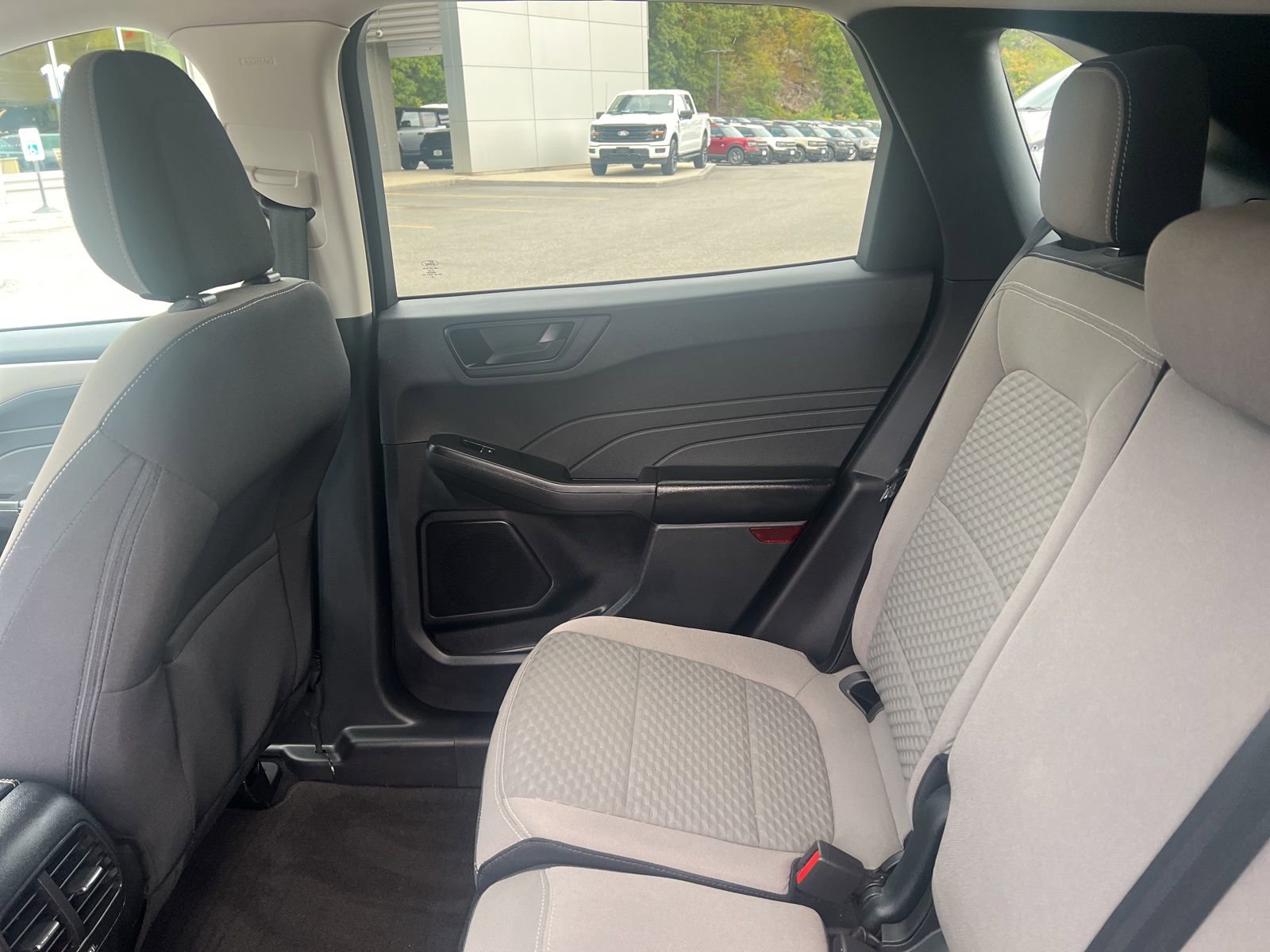 Used 2022 Ford Escape SE image 17