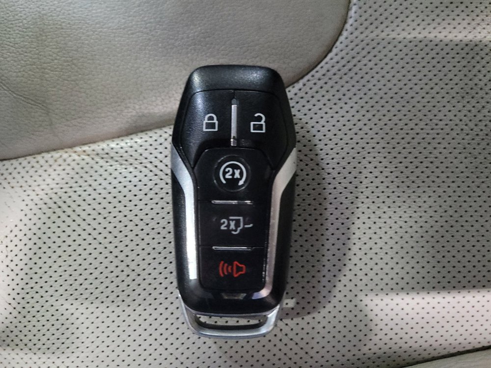 Used 2015 Ford Edge Titanium w/ Equipment Group 301A AWD/4WD image 32