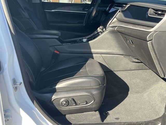 Used 2022 Jeep Grand Cherokee L Limited w/ Luxury Tech Group II image 26