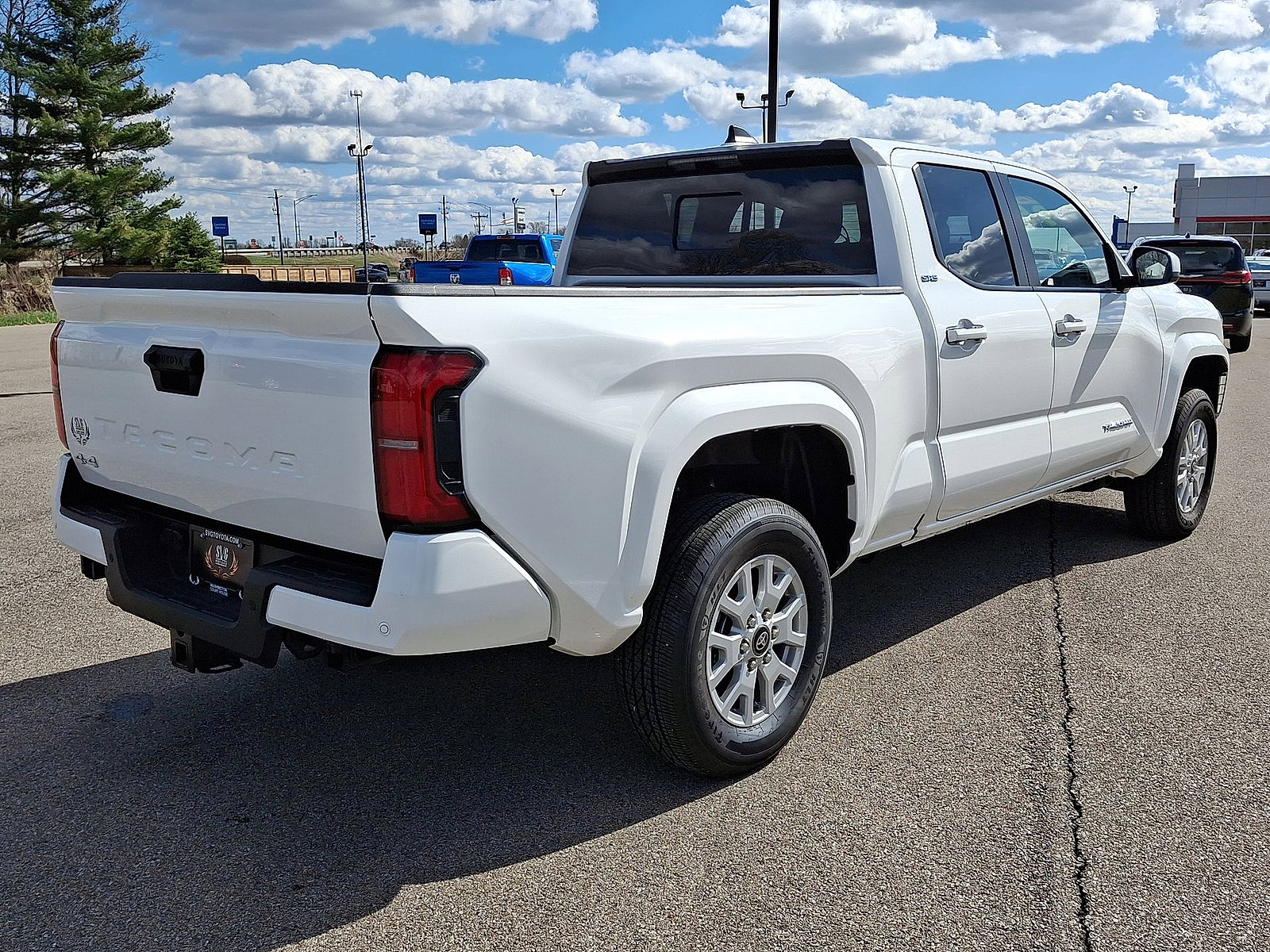 Used 2025 Toyota Tacoma SR5 w/ SR5 Upgrade Package AWD/4WD image 25