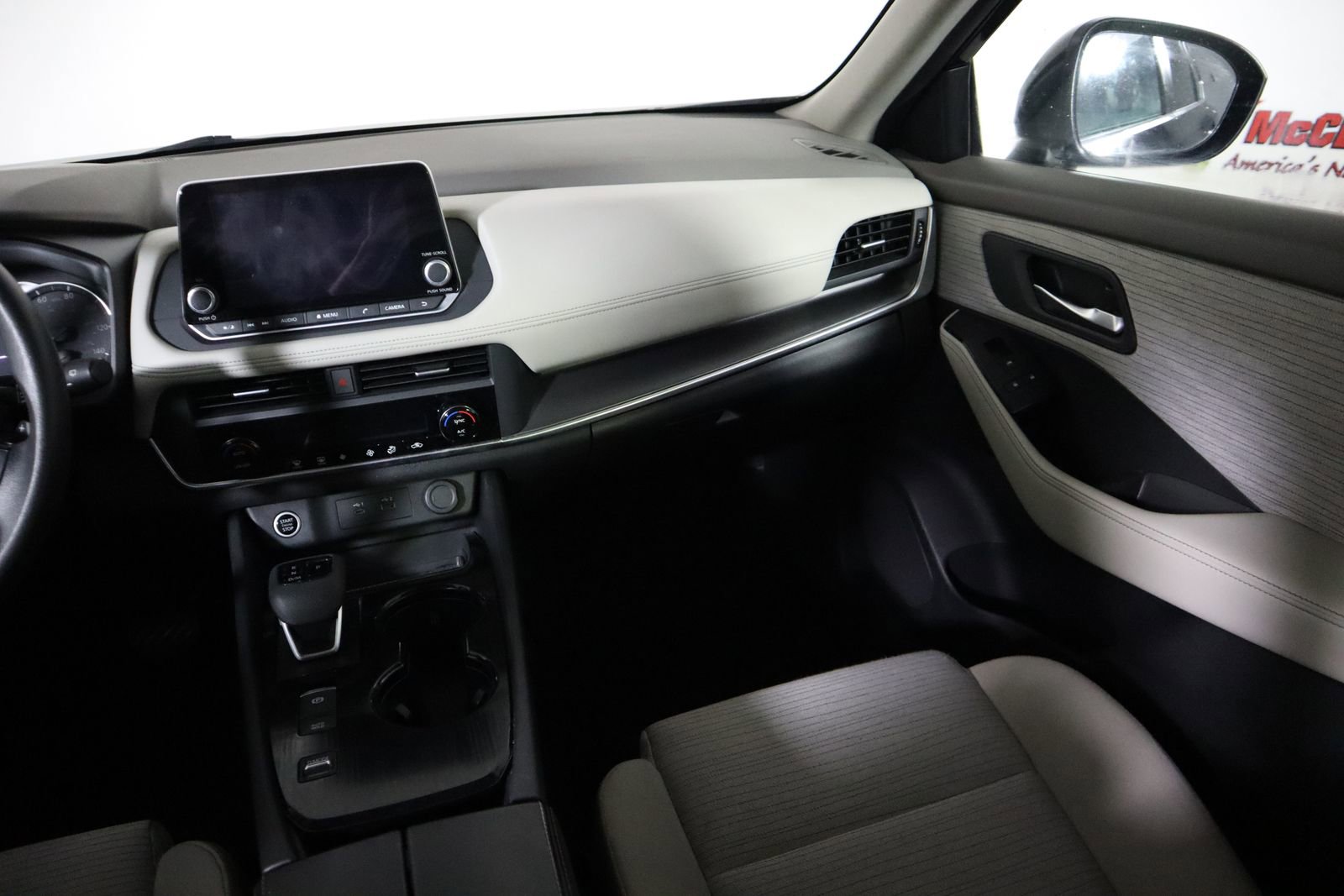 Used 2023 Nissan Rogue SV FWD image 23