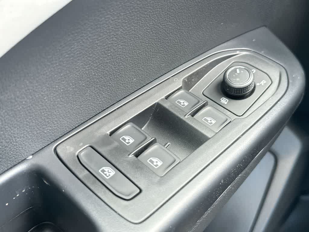 New 2026 Volkswagen Taos SE FWD image 21