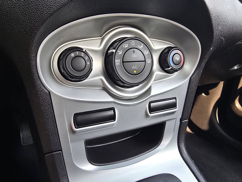 Used 2019 Ford Fiesta SE FWD image 23