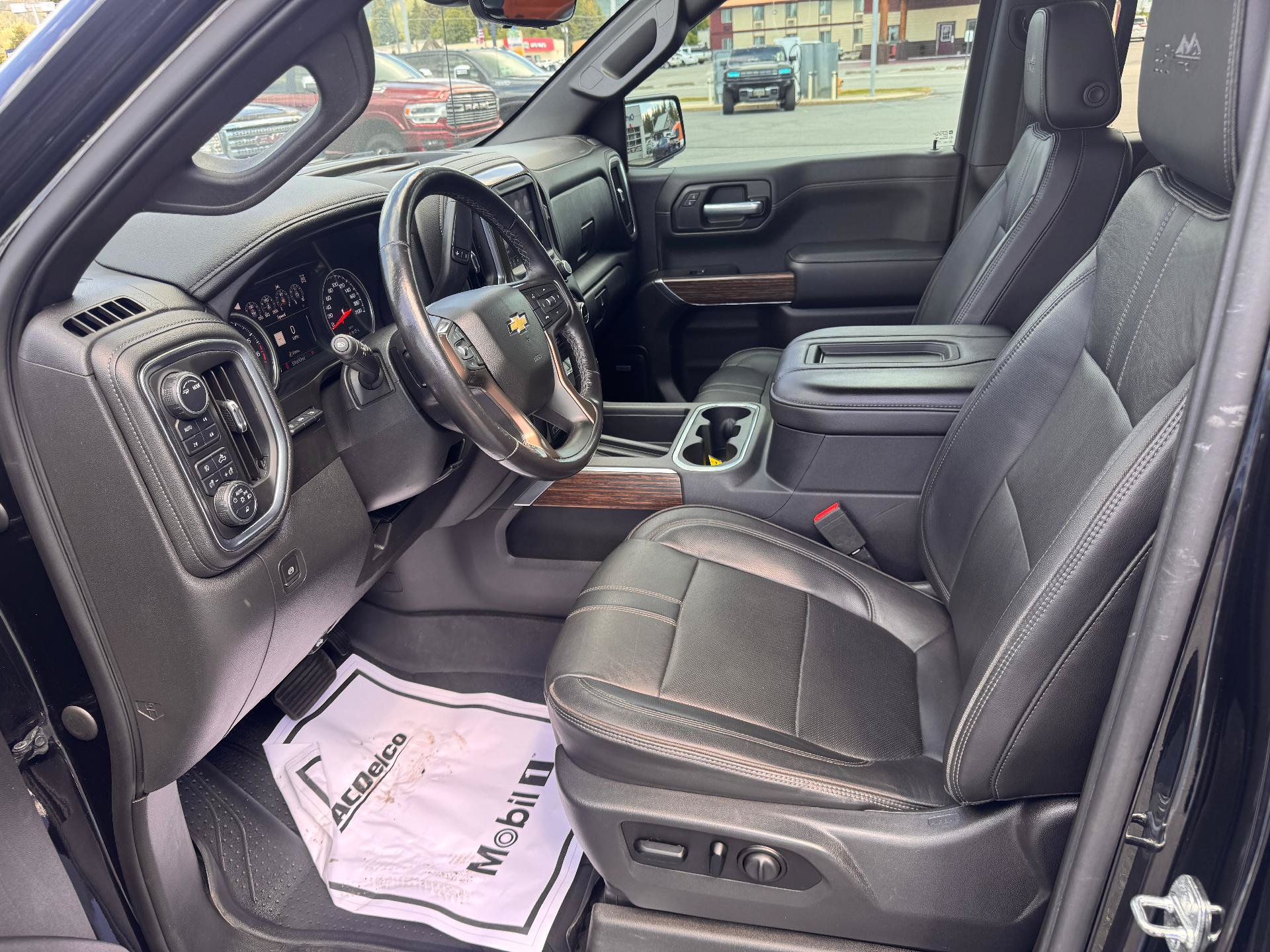 Used 2021 Chevrolet Silverado 1500 High Country w/ Technology Package AWD/4WD image 10