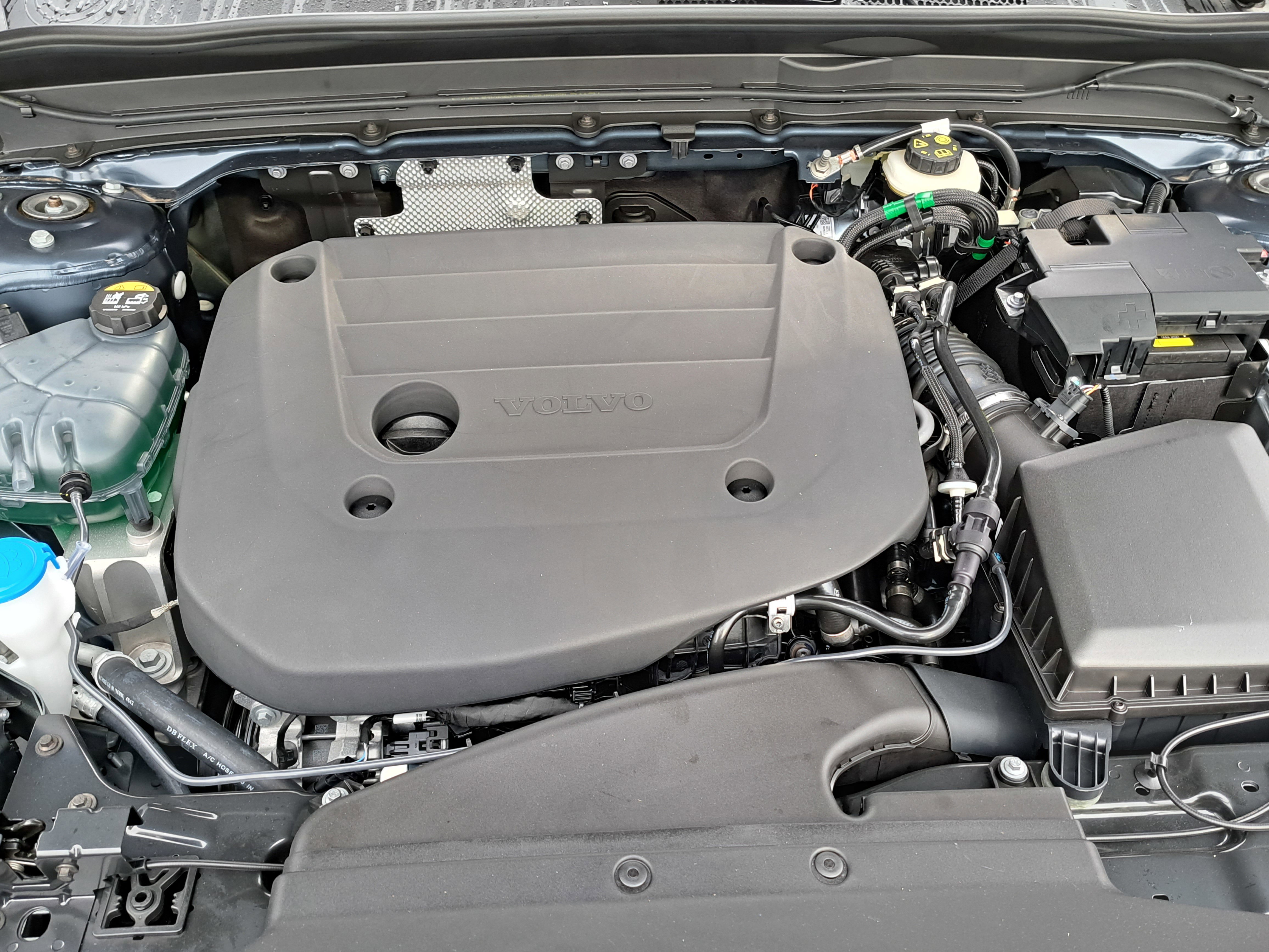 New 2026 Volvo XC40 B5 Core w/ Climate Package image 9