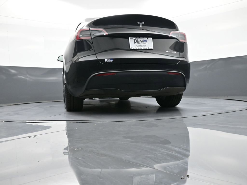 Used 2025 Tesla Model Y Long Range AWD/4WD image 17