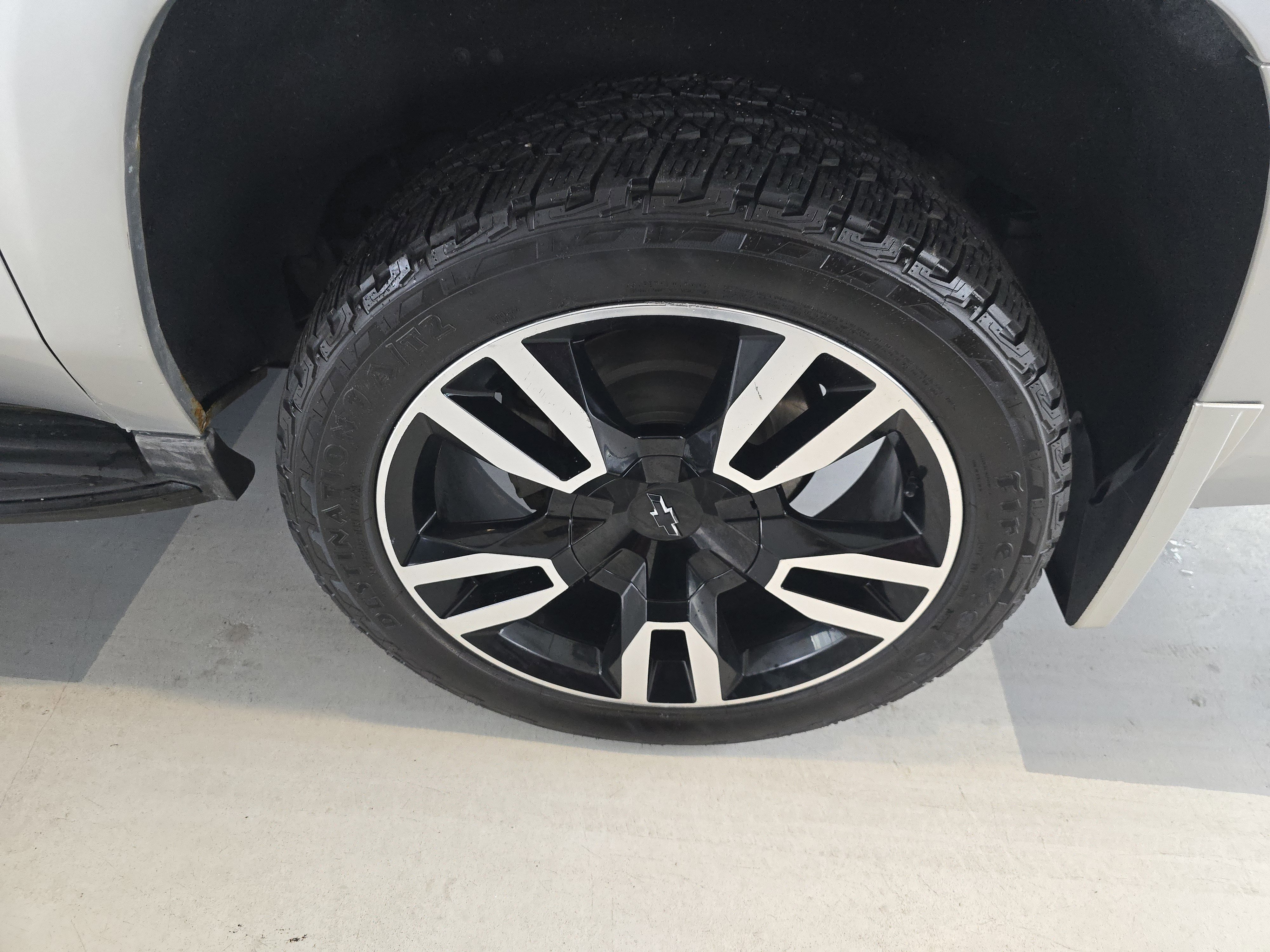 Used 2019 Chevrolet Suburban Premier image 13