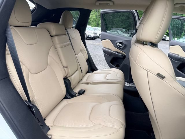 Used 2016 Jeep Cherokee Limited w/ Luxury Group AWD/4WD image 29